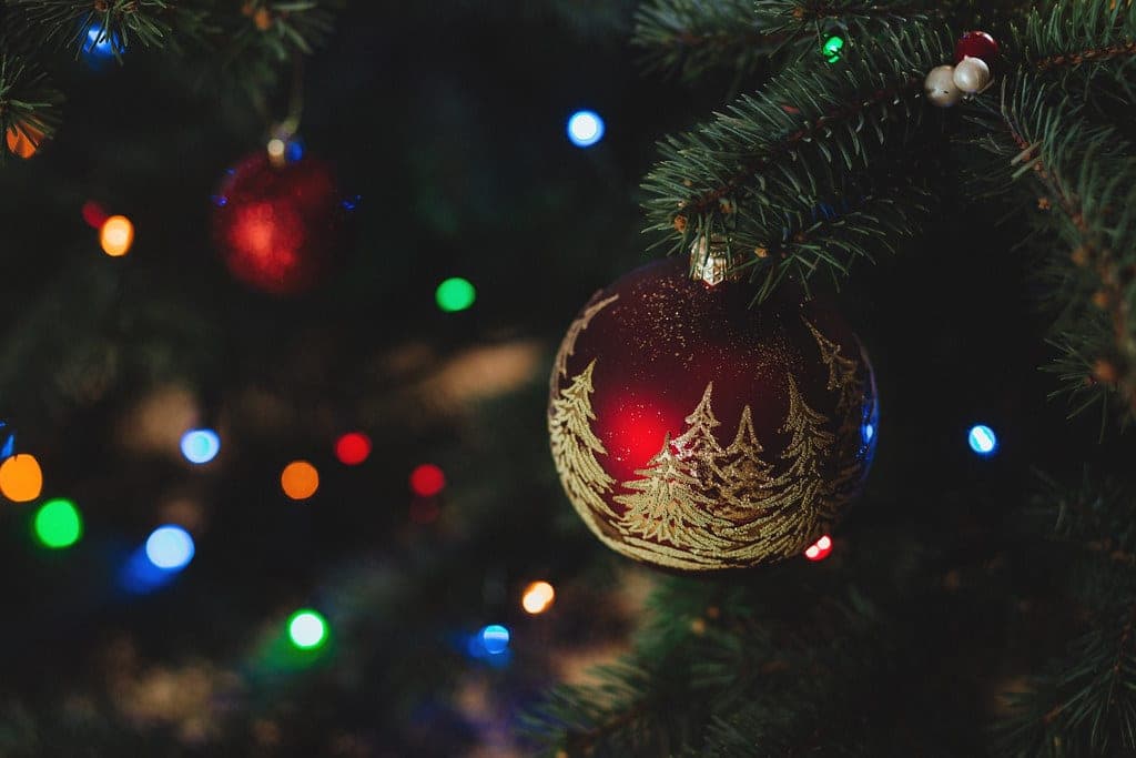 Christmas decoration sizing and styling in Dubai