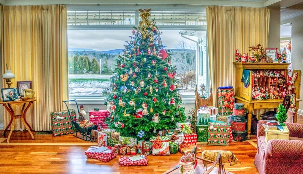 Christmas entrance and hallway decoration in Dubai