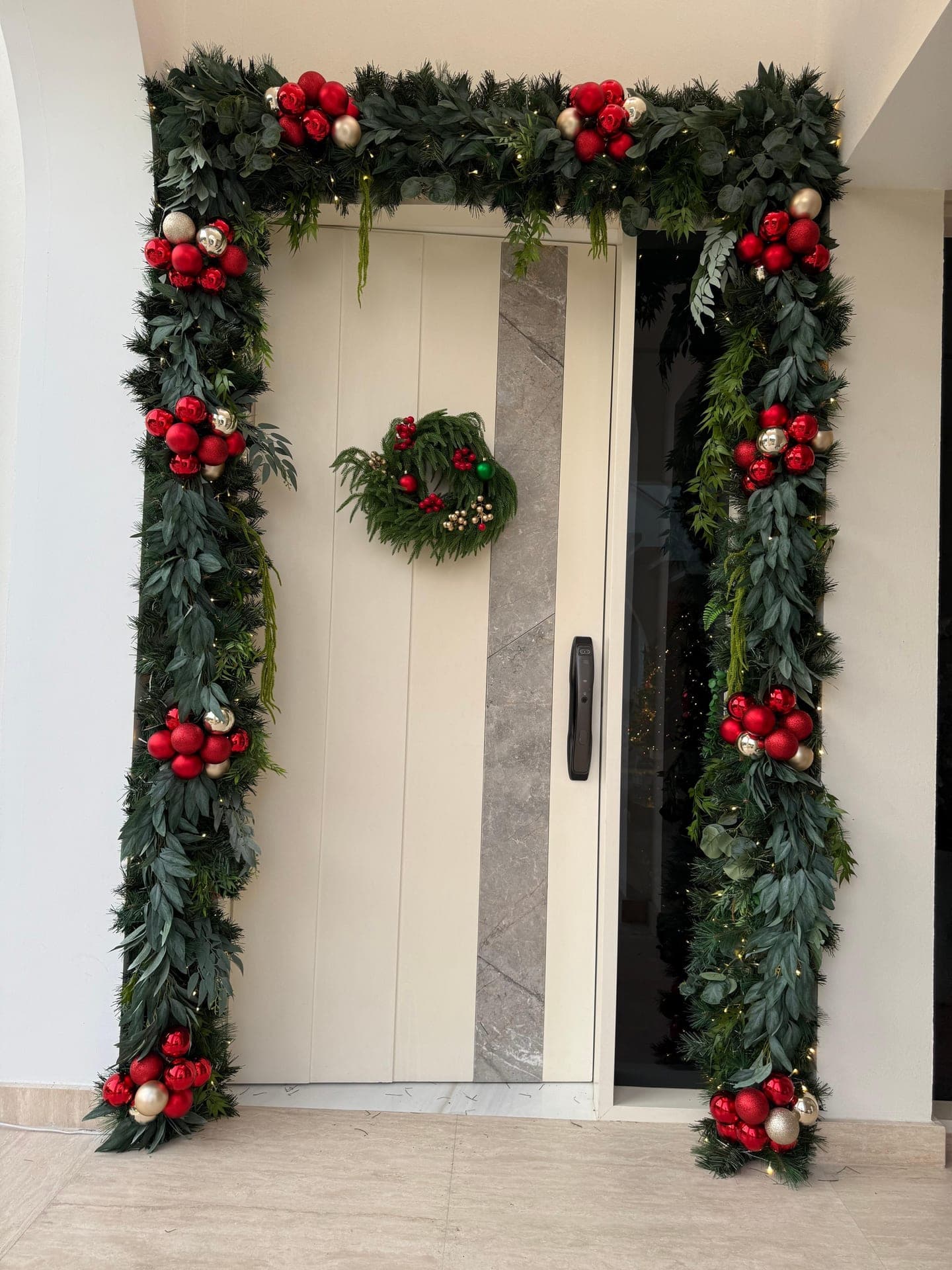 Villa Christmas decoration in Dubai by Festive Occasions — festive interior